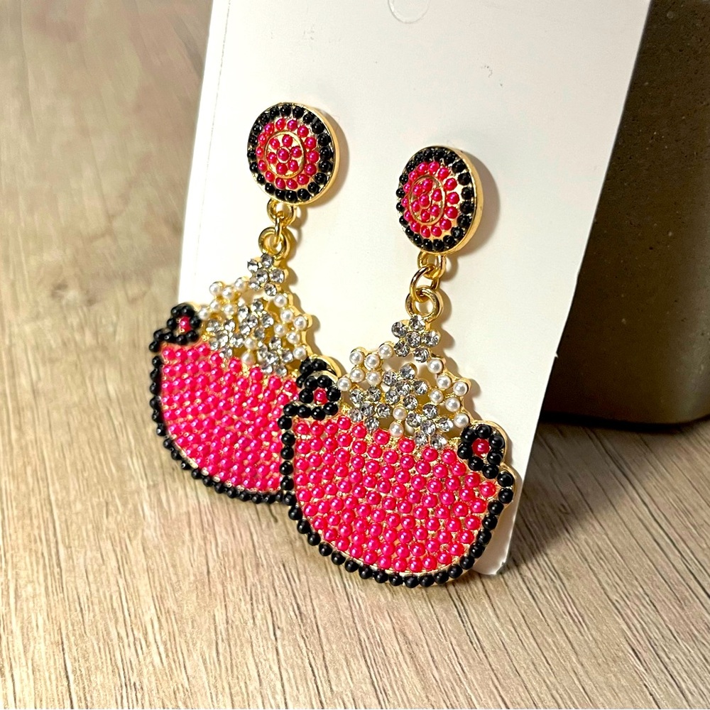 Witch’s cauldron Halloween earrings so adorable worn once like new pink black